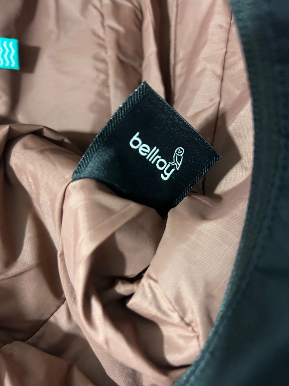 Bellroy 7 liters  Crescent Black Men’s Crossbody Sling Bag - Minimal Design - Picture 9 of 12